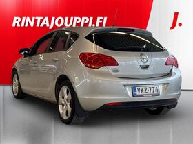 Opel Astra vaihtoauto