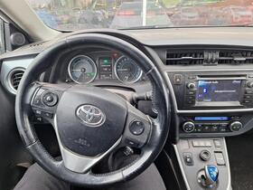 Toyota Auris vaihtoauto
