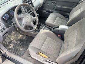 Nissan Navara vaihtoauto