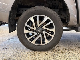 Nissan Navara vaihtoauto