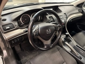 Honda Accord vaihtoauto