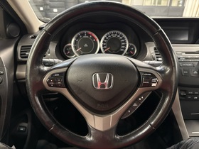 Honda Accord vaihtoauto