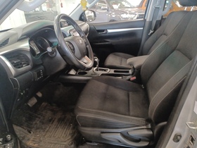 Toyota Hilux vaihtoauto