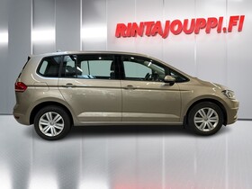 Volkswagen Touran vaihtoauto