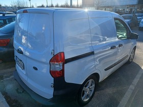 Ford Transit Courier vaihtoauto