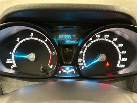 Ford Transit Courier vaihtoauto