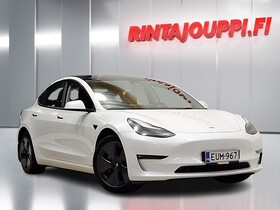 Tesla Model 3 vaihtoauto