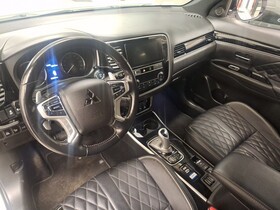 Mitsubishi Outlander PHEV vaihtoauto