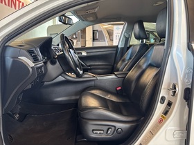 Lexus CT vaihtoauto