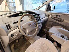 Toyota Previa vaihtoauto