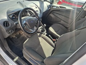 Ford Transit Courier vaihtoauto