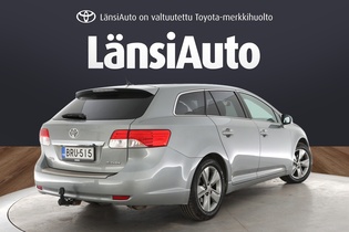 Toyota Avensis vaihtoauto