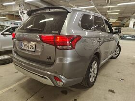 Mitsubishi Outlander PHEV vaihtoauto