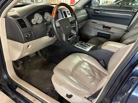 Chrysler 300C vaihtoauto