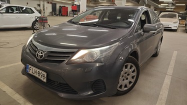 Toyota Avensis vaihtoauto