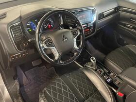 Mitsubishi Outlander PHEV vaihtoauto