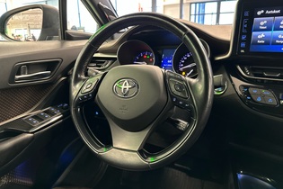 Toyota C-HR vaihtoauto