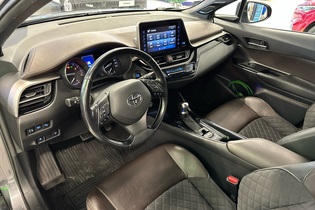 Toyota C-HR vaihtoauto