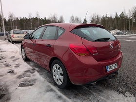Opel Astra vaihtoauto