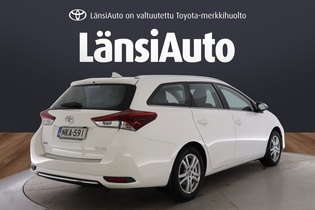 Toyota Auris vaihtoauto