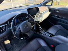 Toyota C-HR vaihtoauto