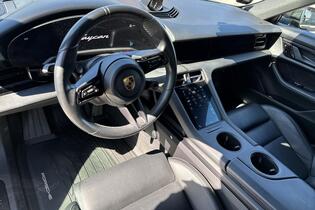 Porsche Taycan vaihtoauto