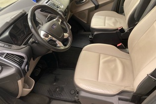 Ford Tourneo Custom vaihtoauto