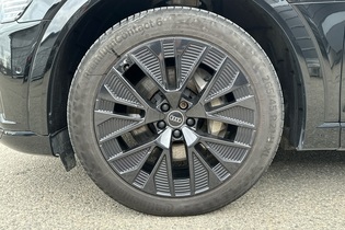Audi Q8 e-tron vaihtoauto