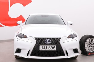 Lexus IS vaihtoauto