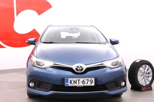 Toyota Auris vaihtoauto