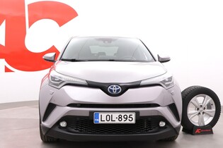Toyota C-HR vaihtoauto
