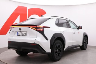 Toyota bZ4X vaihtoauto