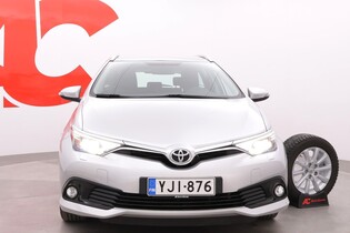 Toyota Auris vaihtoauto
