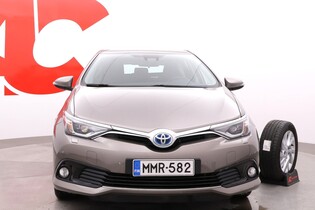 Toyota Auris vaihtoauto