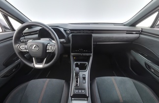 Lexus LBX vaihtoauto