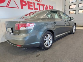Toyota Avensis vaihtoauto