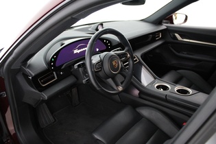 Porsche Taycan vaihtoauto