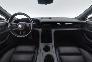 Porsche Taycan vaihtoauto