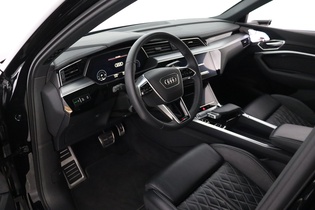 Audi Q8 e-tron vaihtoauto