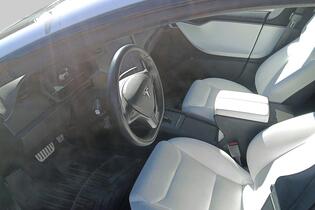 Tesla Model S vaihtoauto