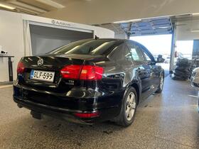 Volkswagen Jetta vaihtoauto