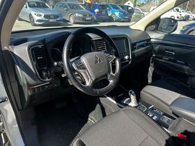 Mitsubishi Outlander PHEV vaihtoauto