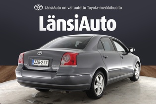 Toyota Avensis vaihtoauto