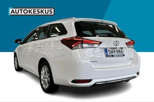 Toyota Auris vaihtoauto