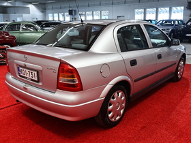 Opel Astra vaihtoauto