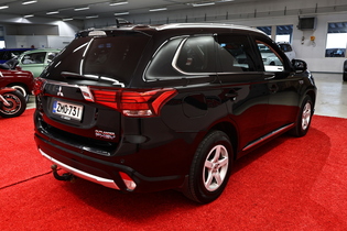 Mitsubishi Outlander PHEV vaihtoauto