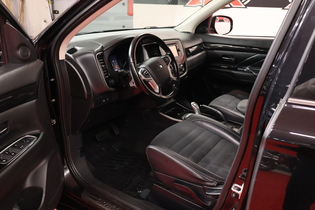 Mitsubishi Outlander PHEV vaihtoauto