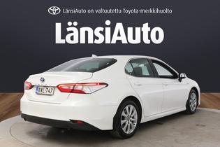 Toyota Camry vaihtoauto