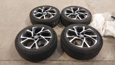 Toyota C-HR vaihtoauto