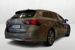 Toyota Avensis vaihtoauto